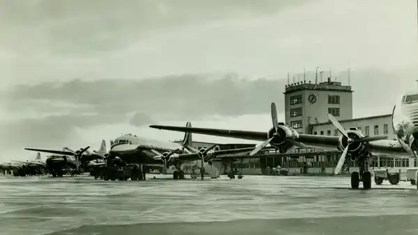 Geschichte und Timeline Flughafen Frankfurt